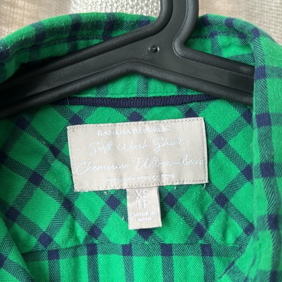 Banana Republic Plaid Soft Wash Button Down Shirt - Picture 3 of 7